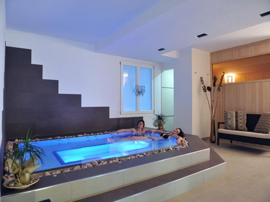 Bio Hotel Benny Mezzana  Bagian luar foto